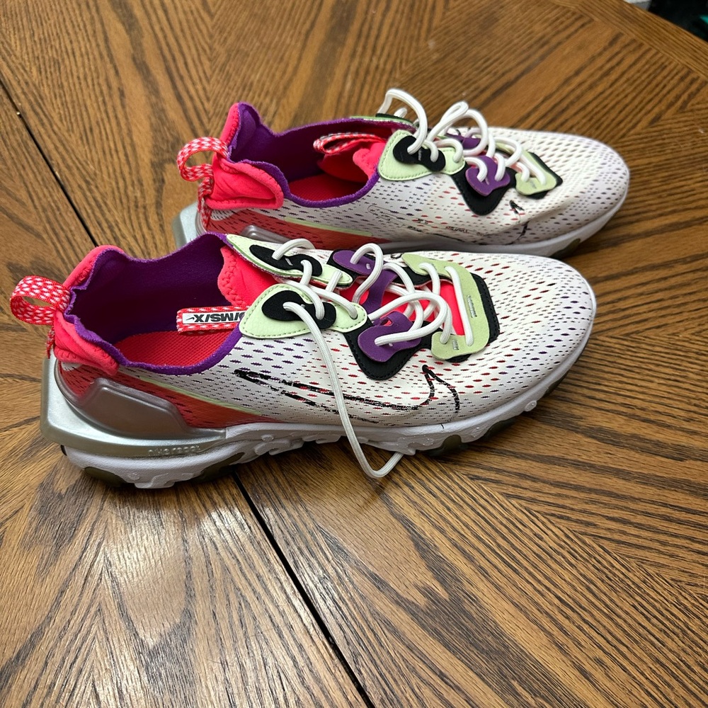 Nike D/MS/X Shoes